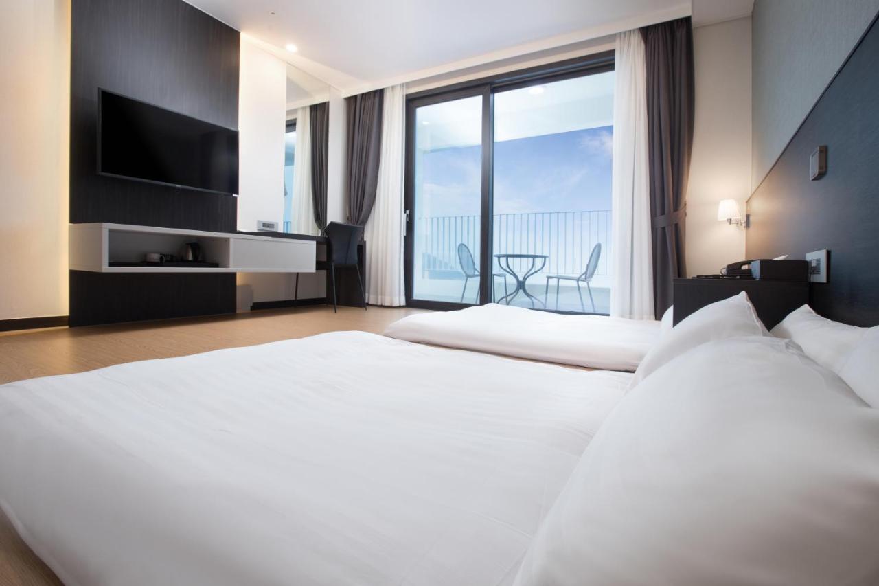 Utop Marina Hotel & Resort Yeosu Bagian luar foto