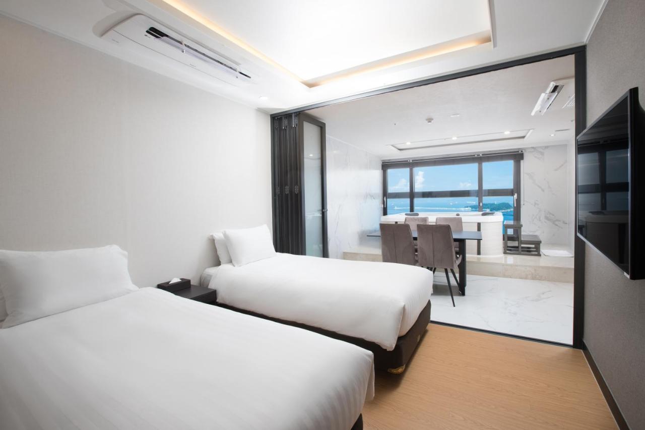 Utop Marina Hotel & Resort Yeosu Bagian luar foto