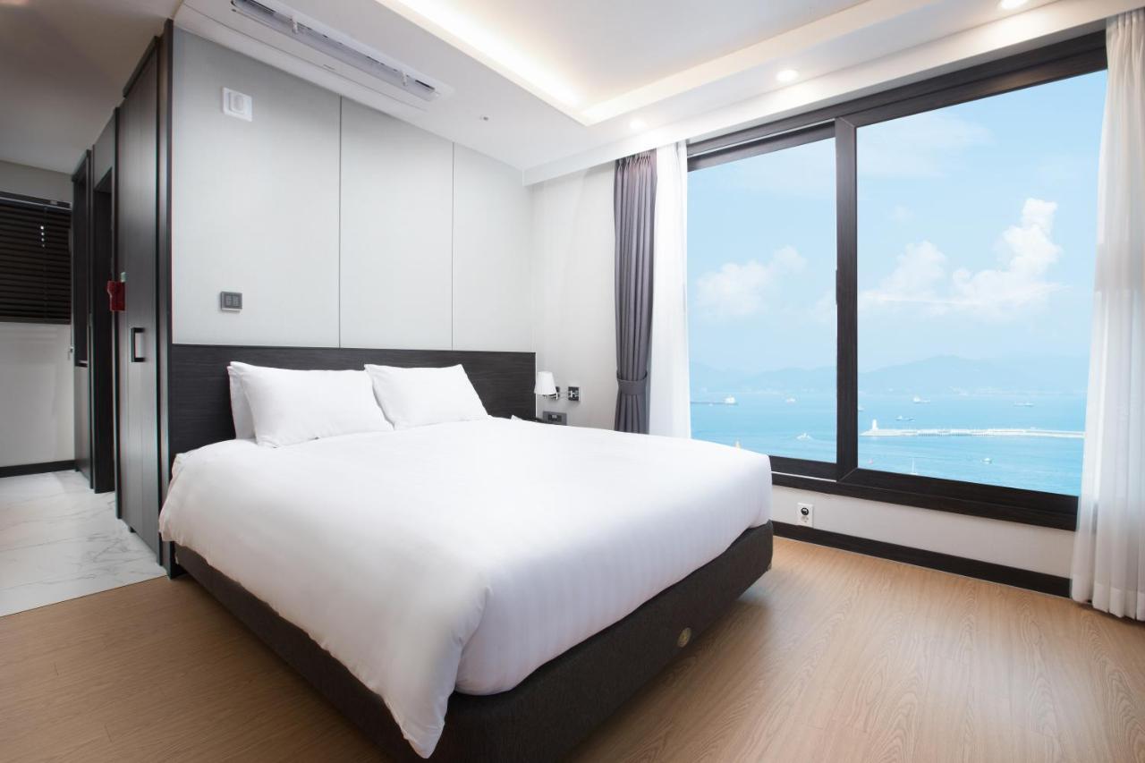 Utop Marina Hotel & Resort Yeosu Bagian luar foto