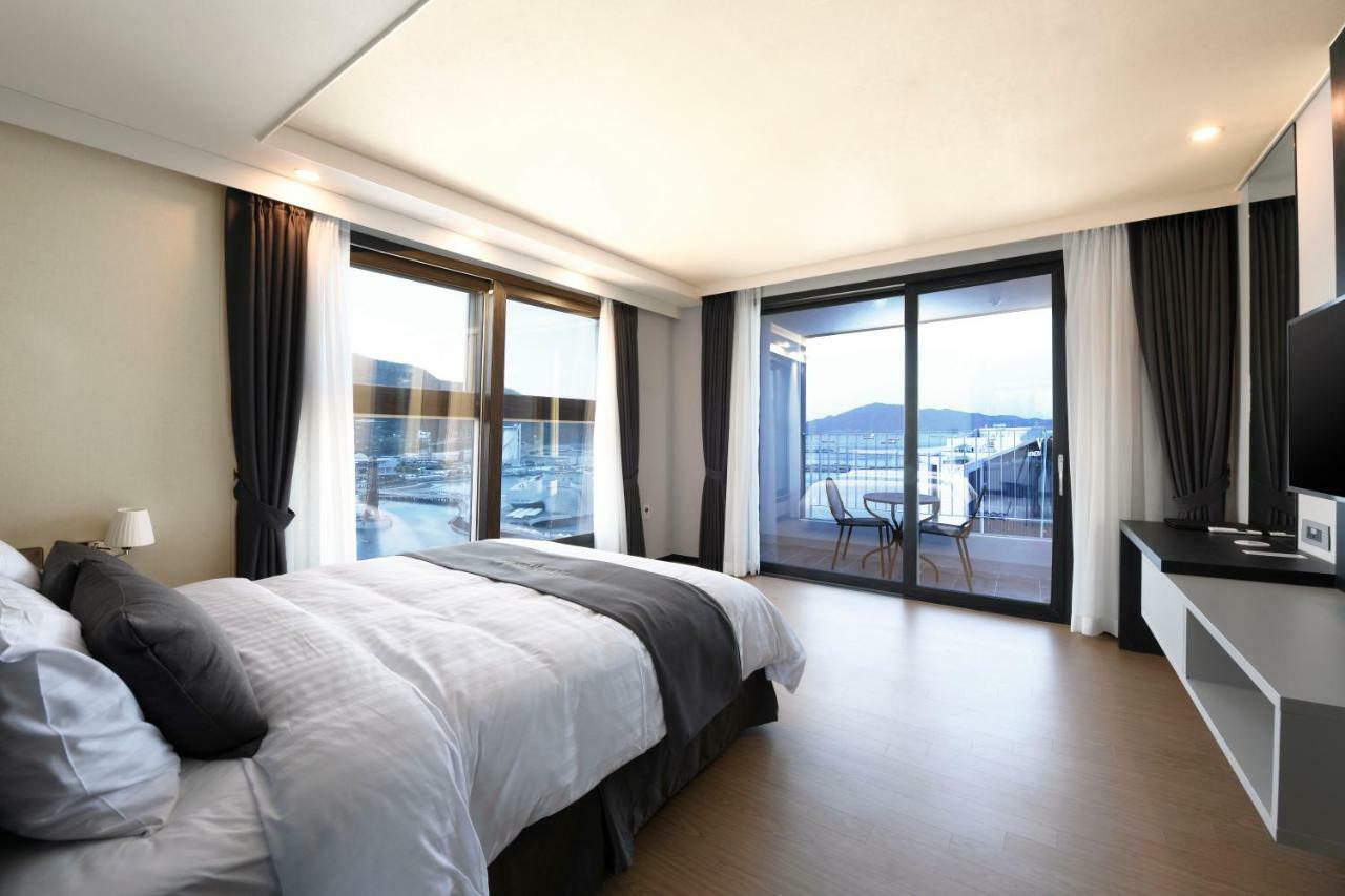 Utop Marina Hotel & Resort Yeosu Bagian luar foto